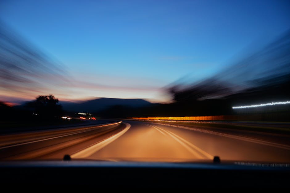  maximaler Geschwindigkeitslimit für Pkw mit Anhänger auf Autobahn